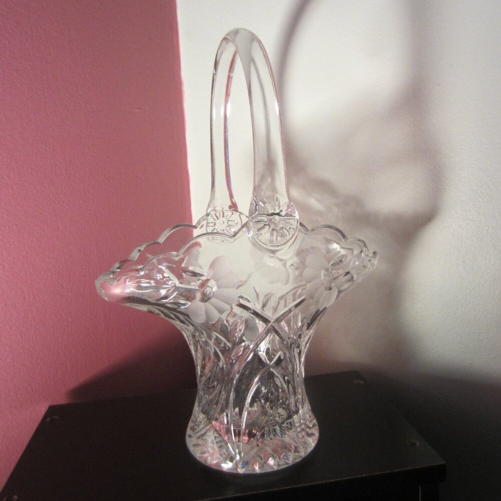 PRINCESS HOUSE CRYSTAL FLOWER BASKET WITH HANDLE ~